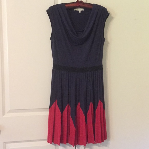 Max & Cleo Dresses & Skirts - Max & Cleo pleated dress